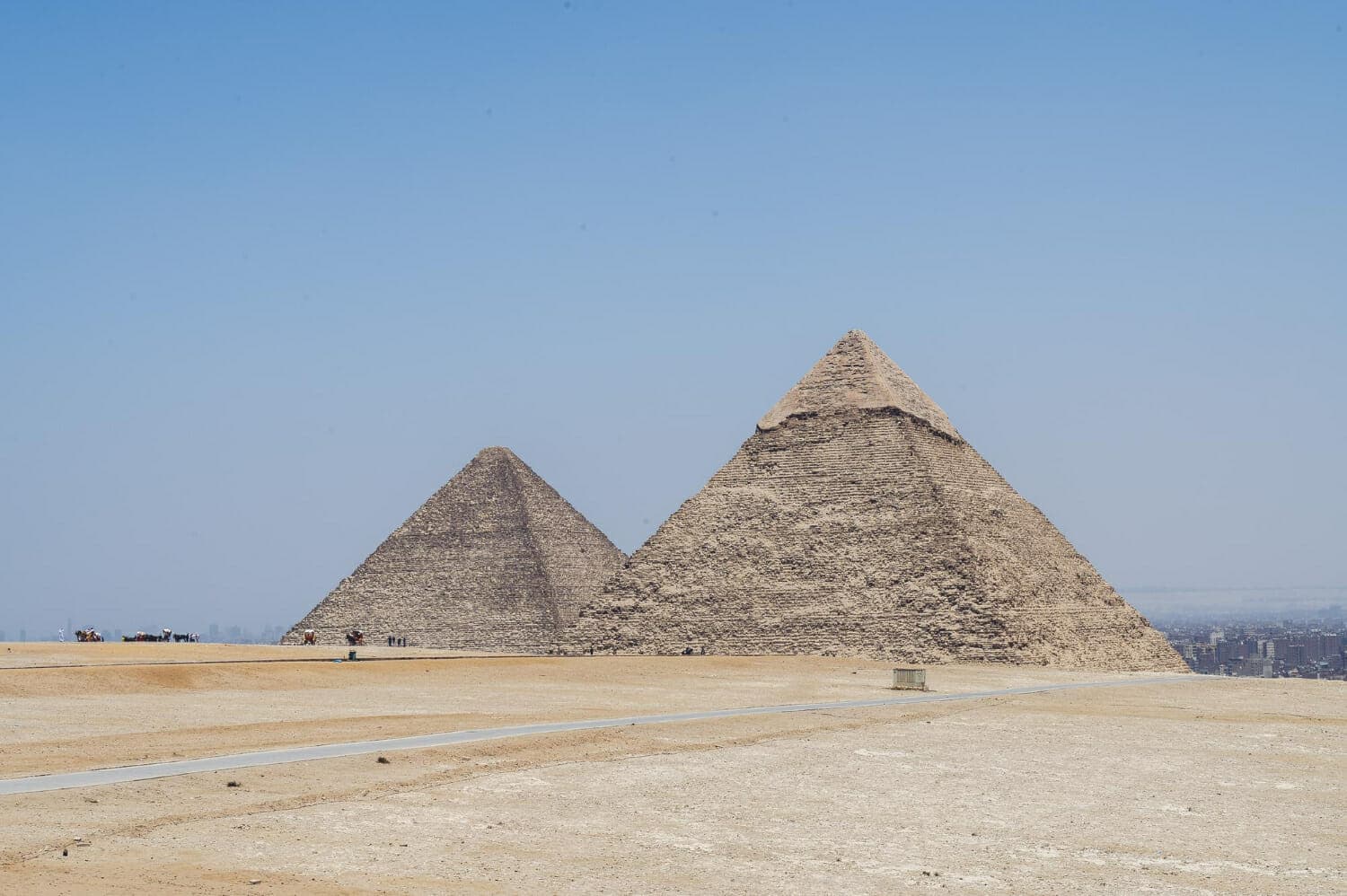 vista mozzafiato delle famose piramidi di giza cairo egitto