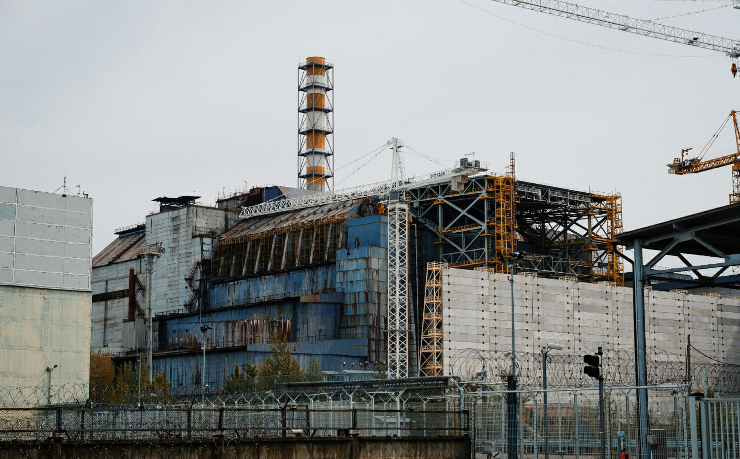 quarto blocco della centrale nucleare di chernobyl in 30 anni dall esplosione della centrale nucleare