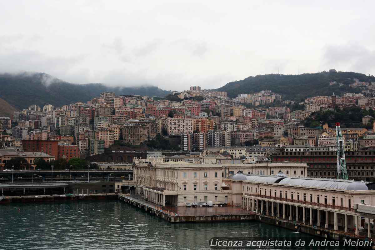 Meteo Napoli: nuvolosità e rovesci oggi, poi schiarite in arrivo