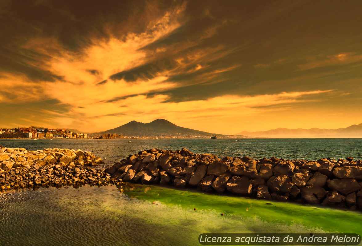 Meteo Napoli: sole e vento nei prossimi giorni, temperature in aumento