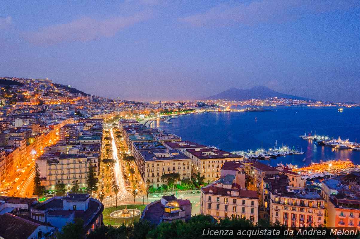 Meteo Napoli: oggi nuvole sparse, ma il sole tornerà a splendere domani!