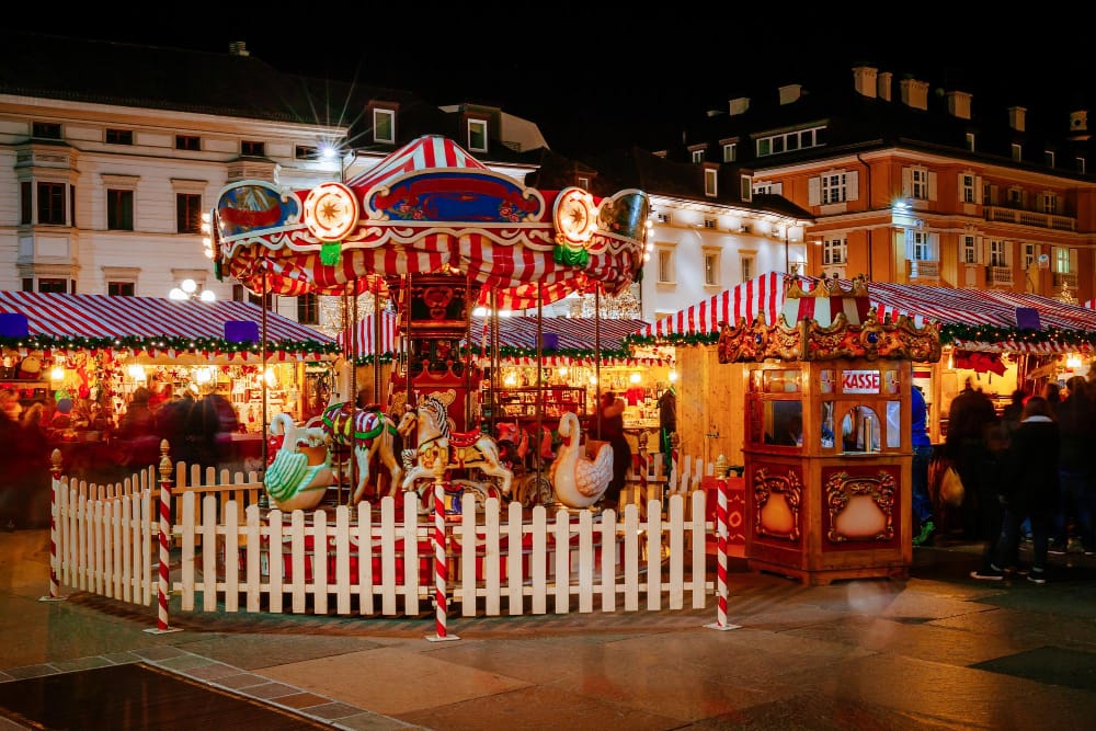 giostra al mercatino di natale vipiteno vipiteno bolzano trentino alto adige italia