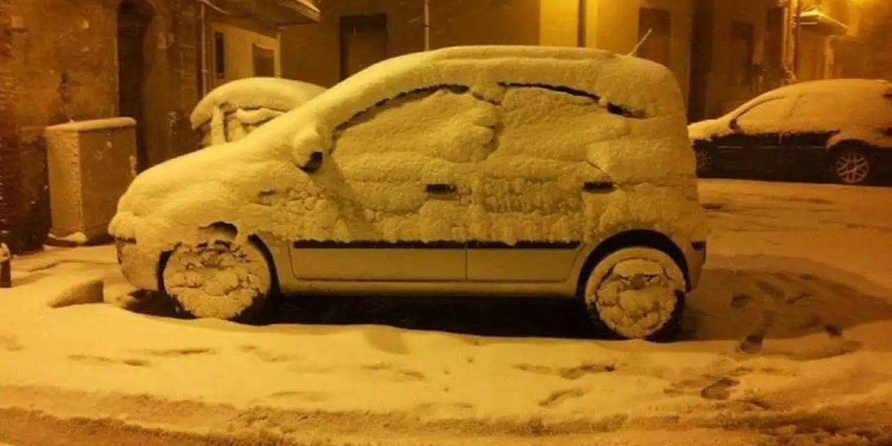 Clamorosa neve fin sulle località costiere nel sud-est della Sicilia