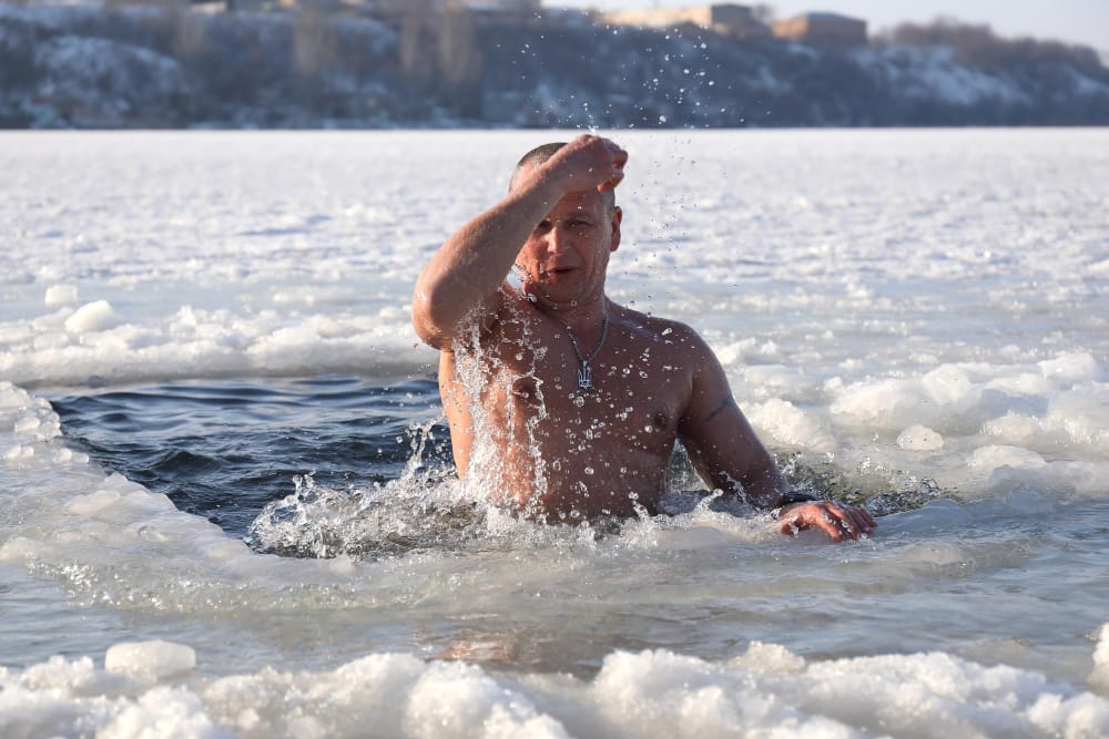 nuoto mare inverno
