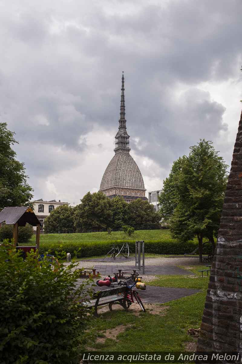 Meteo Torino: nubi sparse oggi, seguite da foschia leggera nei prossimi giorni