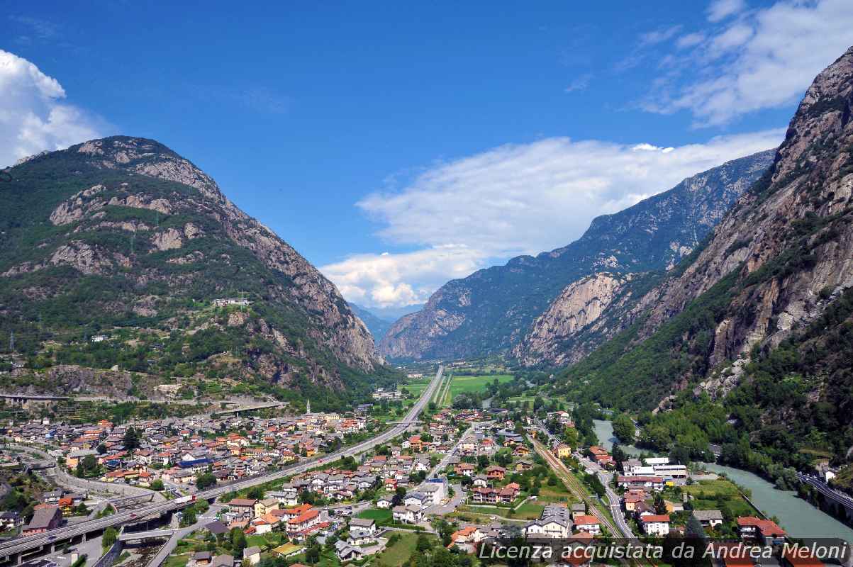 Meteo Aosta: nuvolosità e rovesci in arrivo, vento in intensificazione