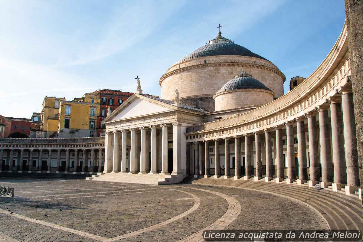 Previsione meteo Napoli: nuvole e pioggia in arrivo, vento in agguato