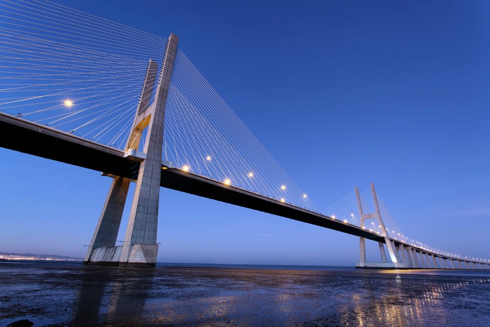 Il controverso ponte sulle Stretto di Messina: si farà davvero?