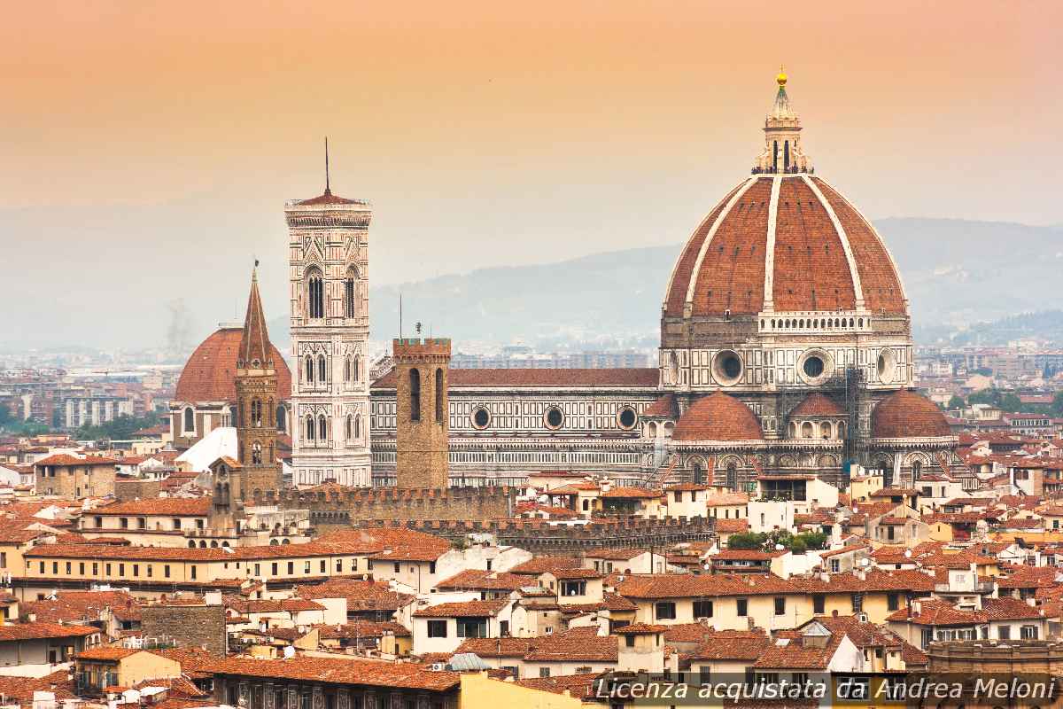 Previsione meteo Firenze: domani nuvoloso con piovaschi e vento, poi schiarite