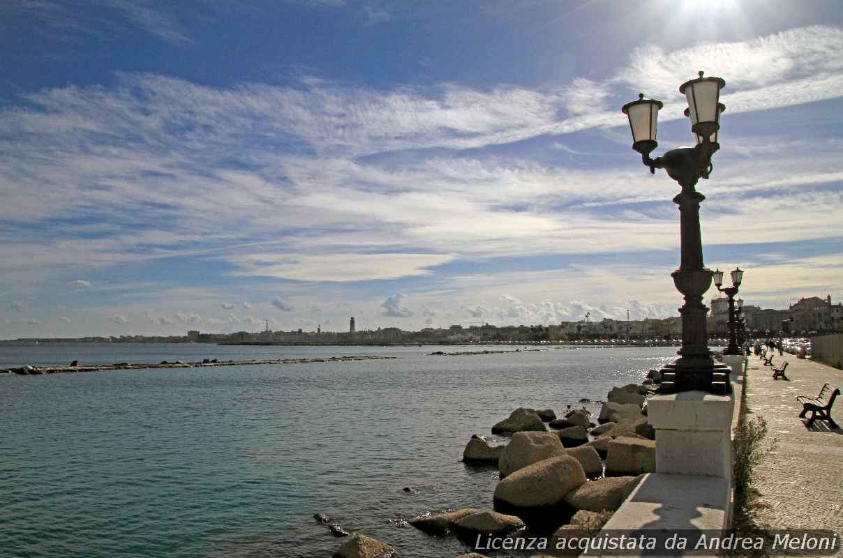 Previsione meteo Bari: oggi nuvoloso con piovaschi, poi vento di tempesta in arrivo