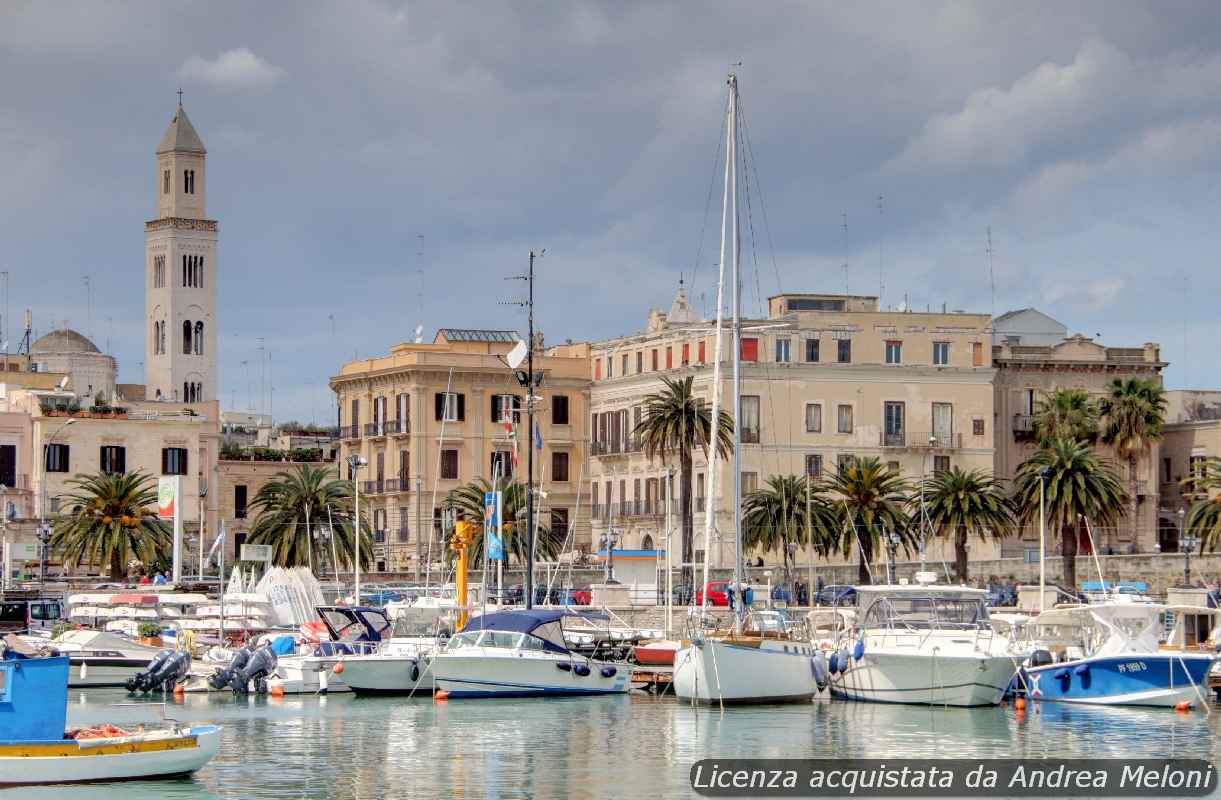 Meteo Bari: nuvole e vento oggi, poi schiarite e pioggia intermittente