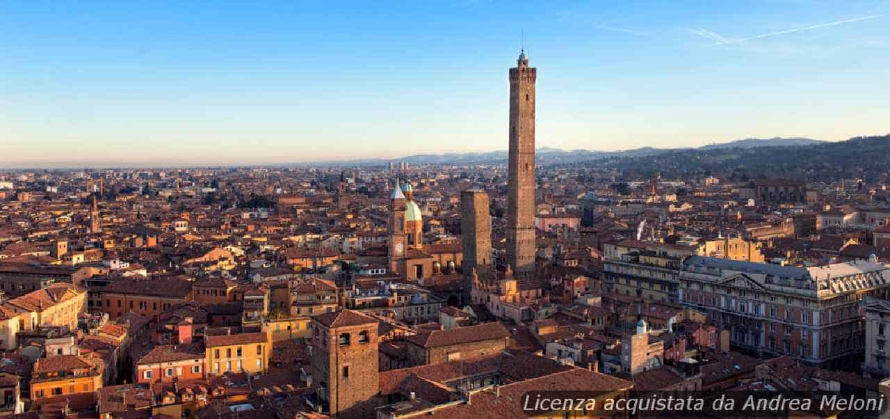 Meteo Bologna oggi poco nuvoloso, poi molto nuvoloso con pioggia