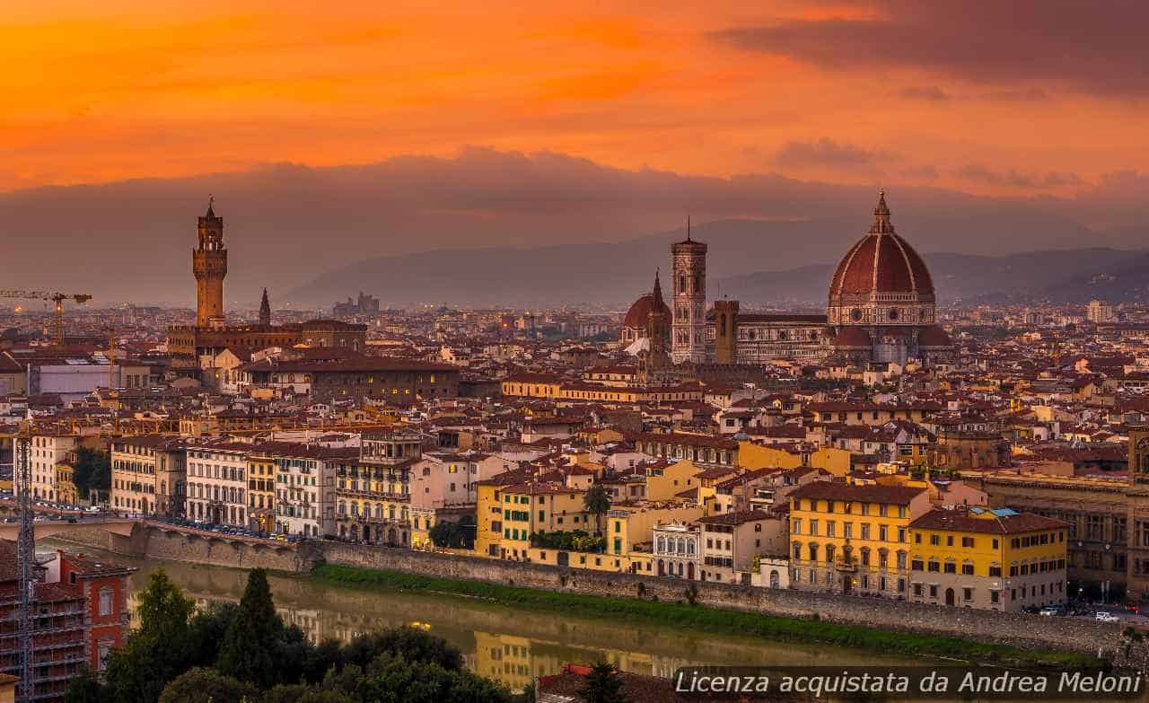Meteo Firenze oggi poco nuvoloso, poi molto nuvoloso con rovesci