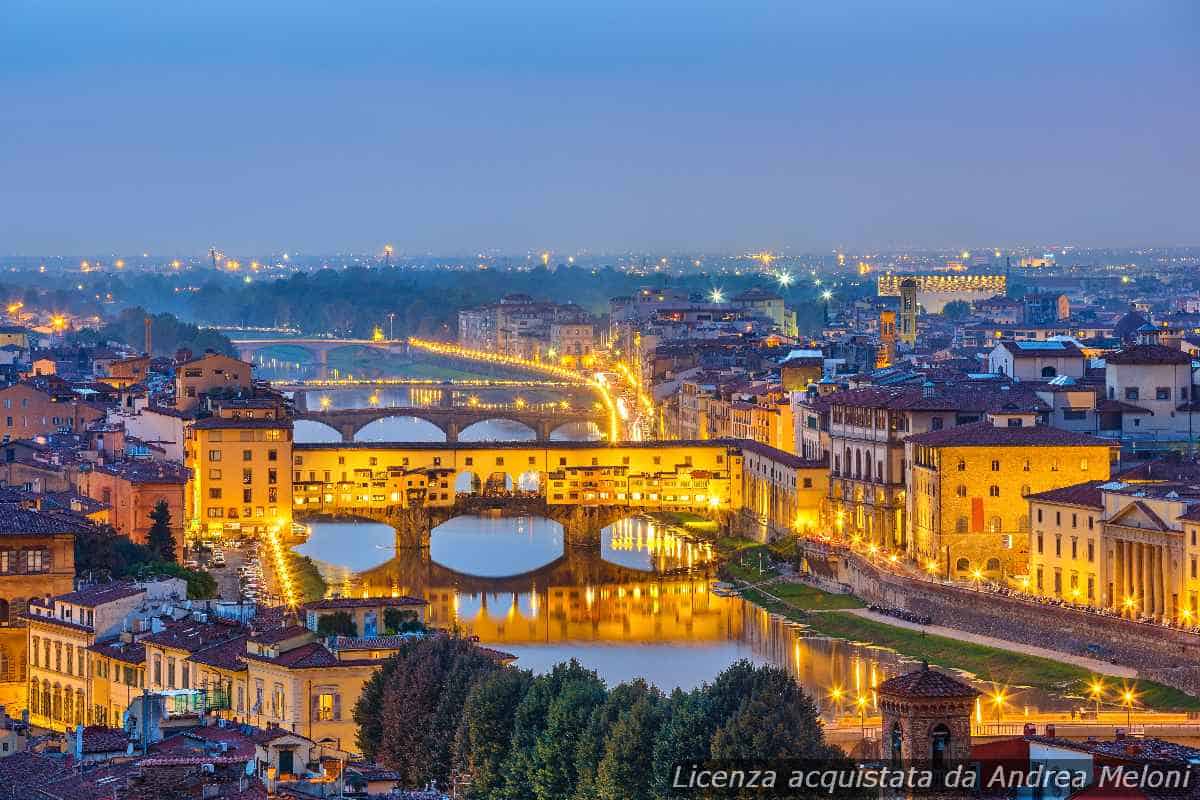 Meteo Firenze: Domani tra nuvole e rovesci, vento in aumento