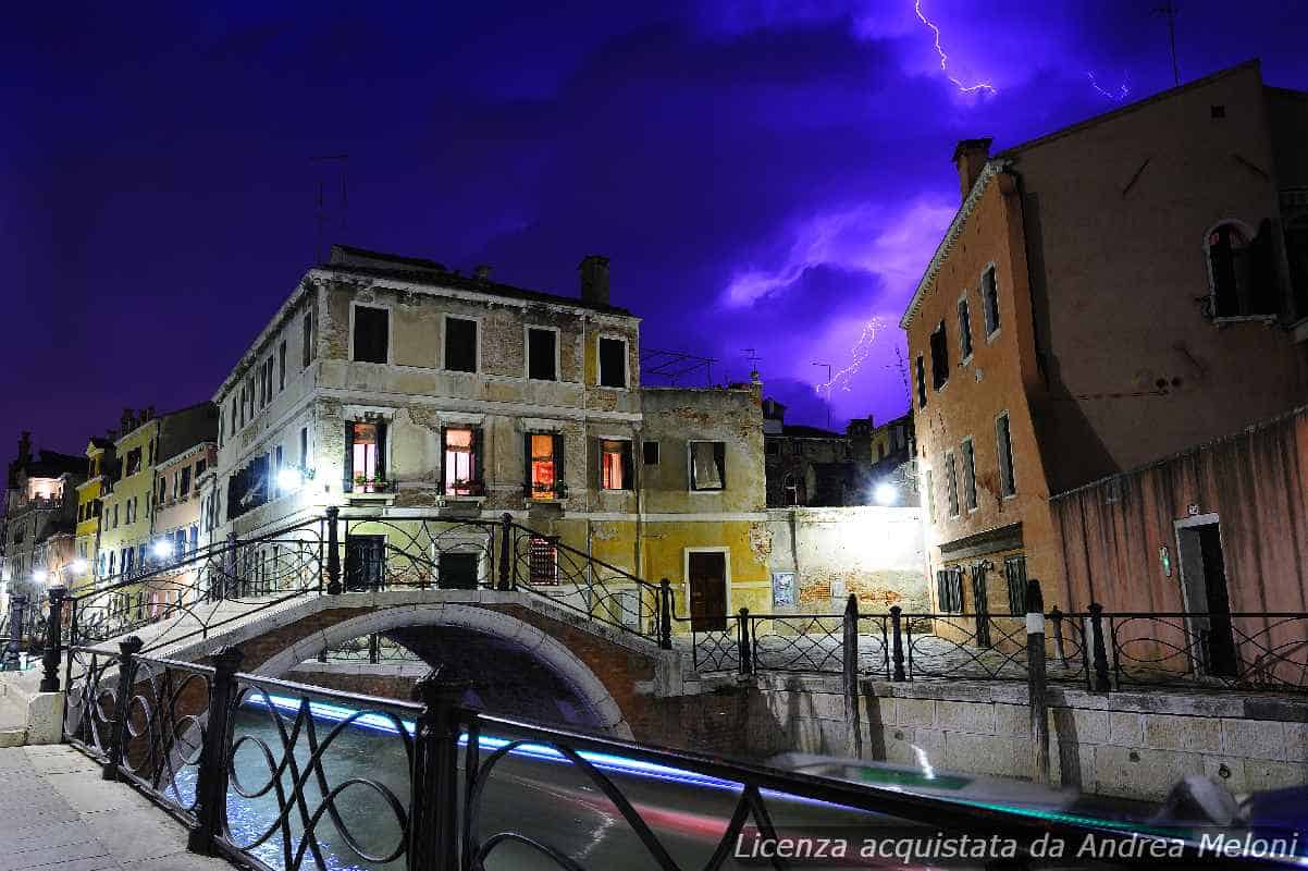 Meteo Venezia: Domani nuvole e rovesci in arrivo, vento in intensificazione