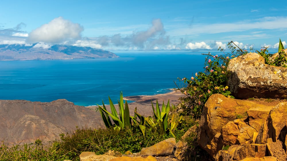 Capo Verde: un viaggio tra le note musicali, le ricchezze culturali e i maestosi vulcani dell’Atlantico