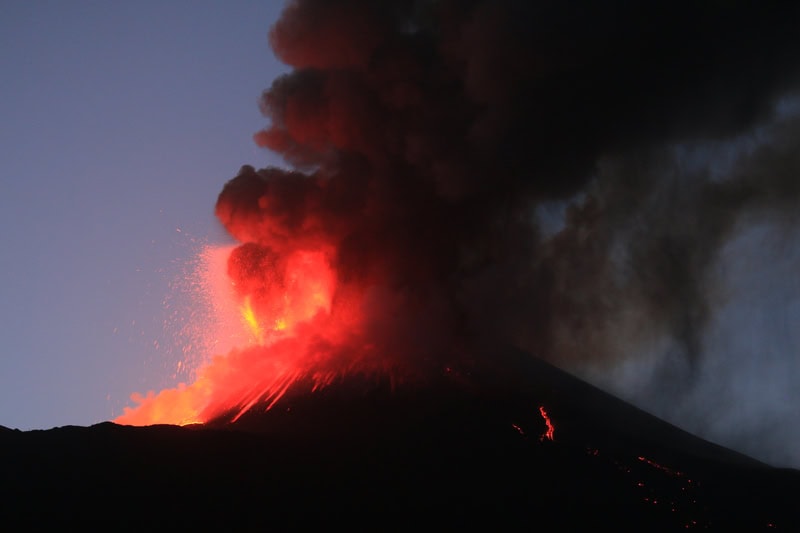 L’Etna scuote la Sicilia: Analisi dell’ultima imponente eruzione vulcanica