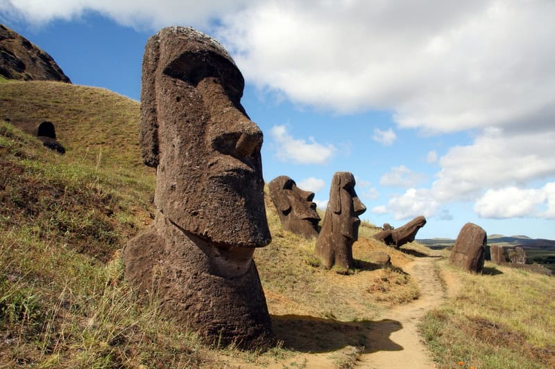 Rapa Nui: Uno studio approfondito sull’isola cilena, tra archeologia e misteri ancestrali