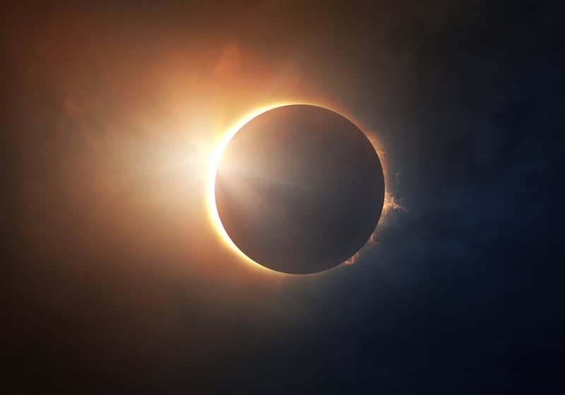 Eclissi solare totale 2024: la scienza dietro la scomparsa del sole