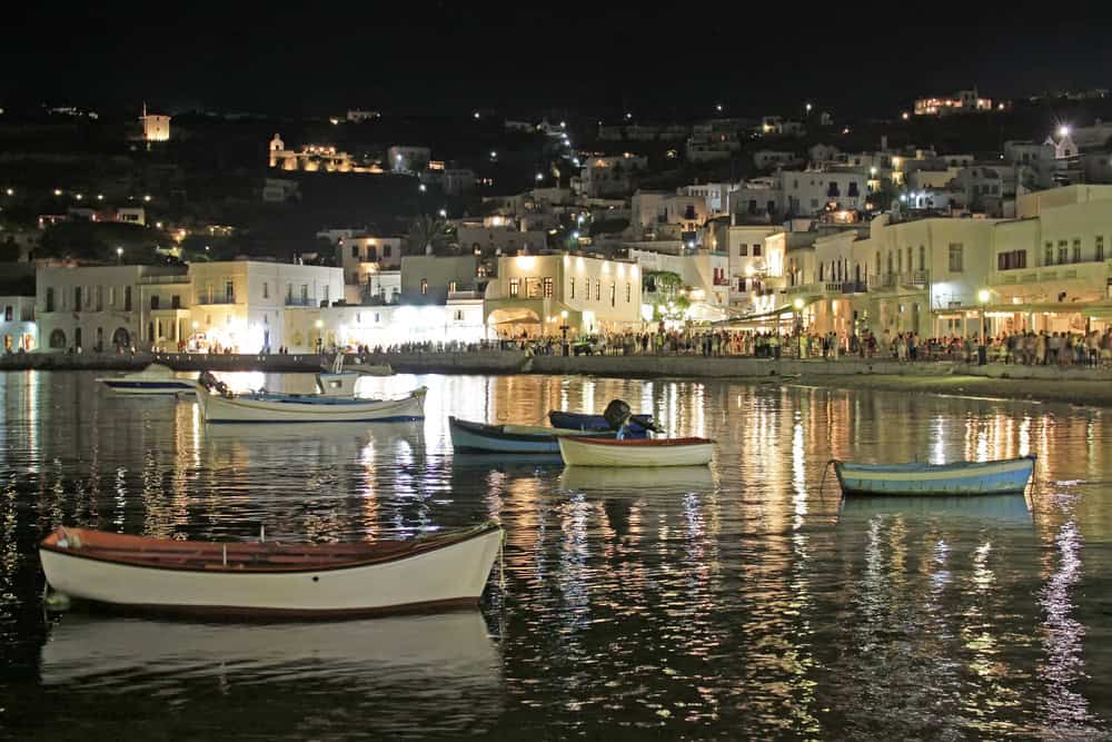 Mykonos, Grecia: vita notturna e spiagge bianche