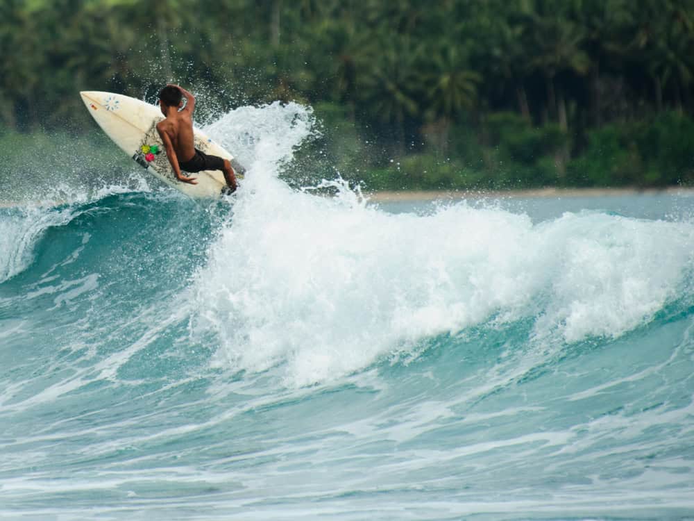 L’isola di Nias, Indonesia: l’affascinante cultura del surf e quella locale