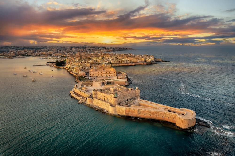 Ortigia, cuore antico‍ di Siracusa: un ⁤lungo weekend immersi nella⁢ storia