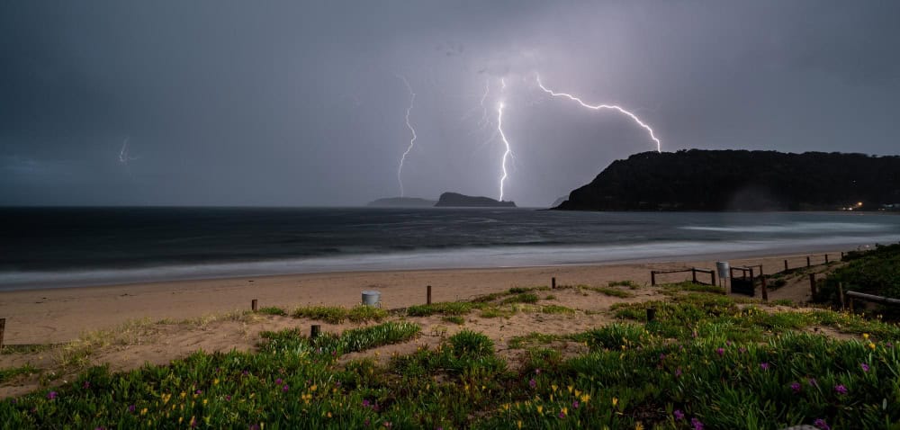 California a rischio di nuove alluvioni: prevista settimana di tempeste con pioggia e neve
