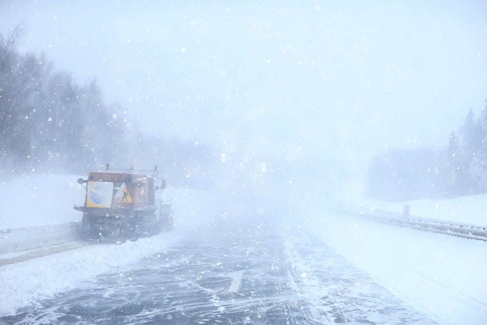 tempesta invernale neve canada
