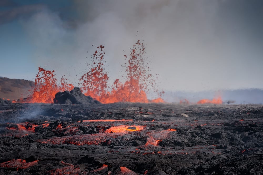 Vulcano in Islanda di nuovo in fase critica: il magma aumenta ancora, rischio di un’altra irruzione