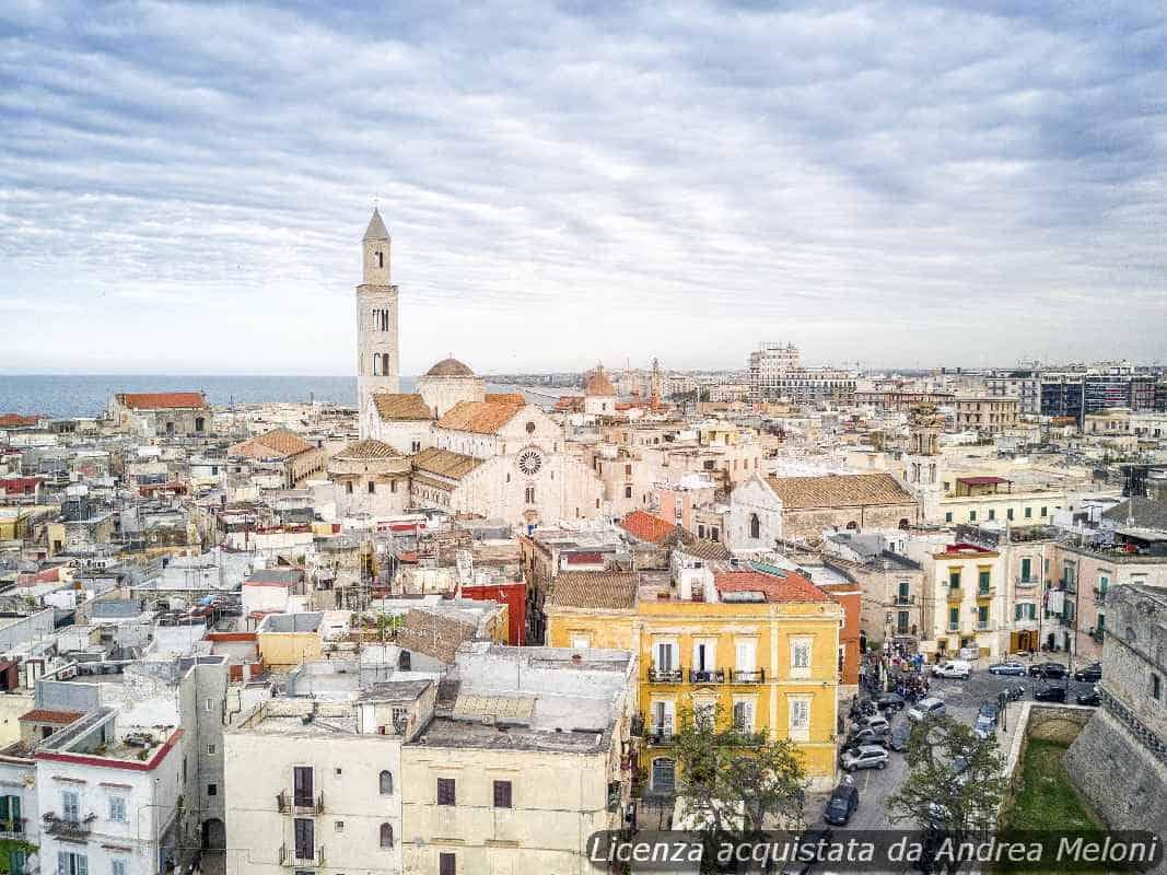 Previsione meteo Bari: domani cielo sereno, seguito da leggere nuvole