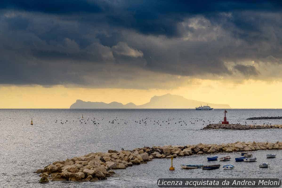 Meteo Napoli: domani nuvole sparse, seguite da cieli sereni