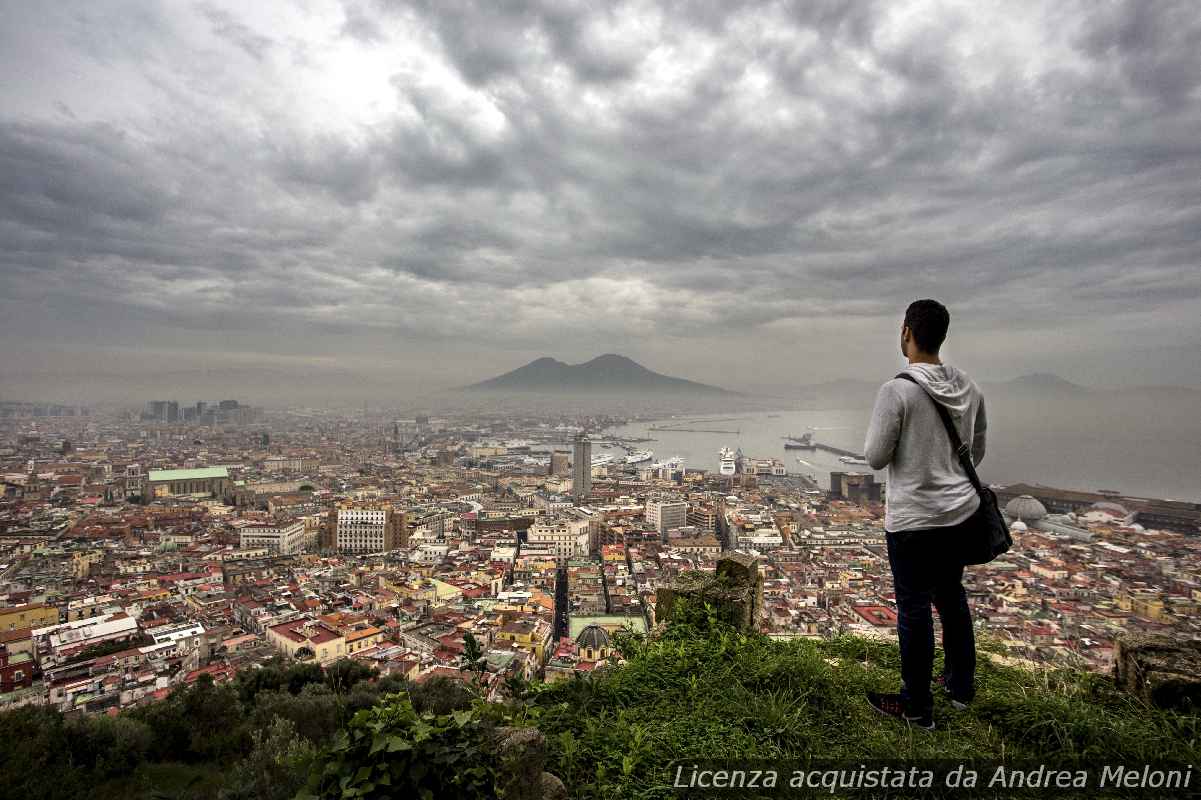 Previsione meteo Napoli: domani nubi sparse e vento, nuvolosità in aumento
