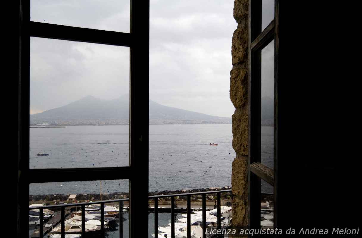 Meteo Napoli: domani venti e nuvole, poi schiarite