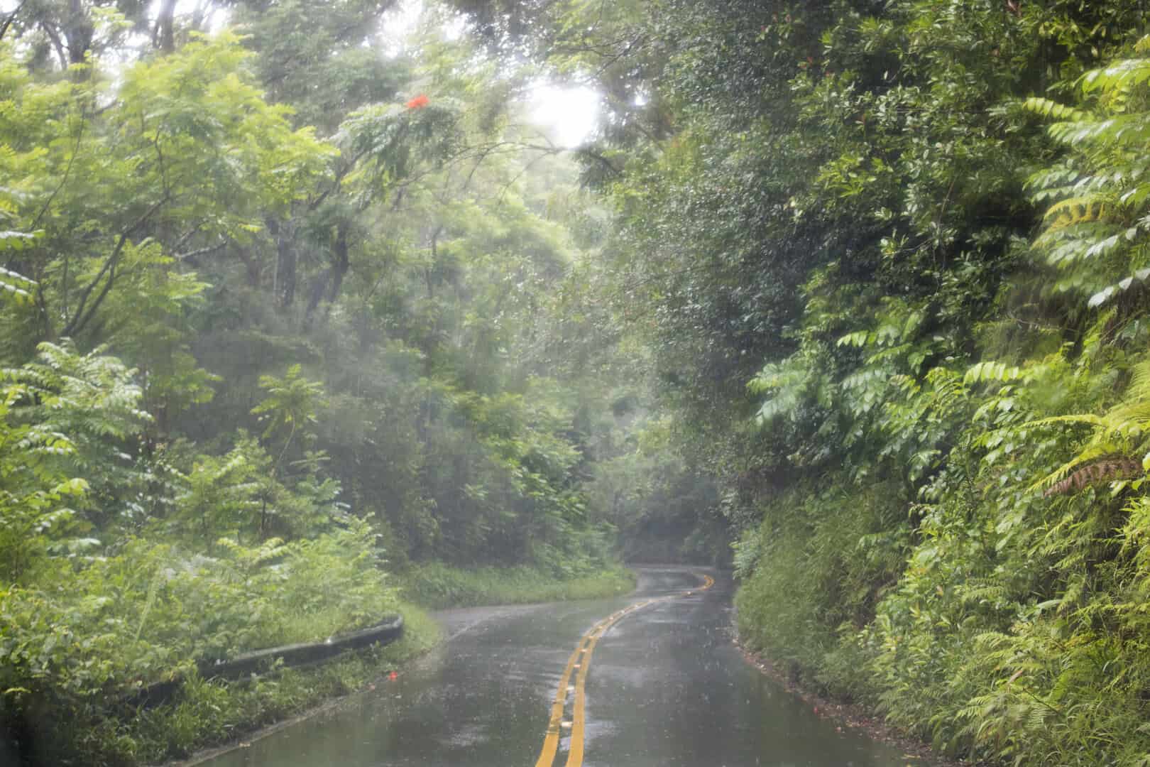 Alluvione lampo a Kauai nelle Hawaii: 300 mm di pioggia in poche ore