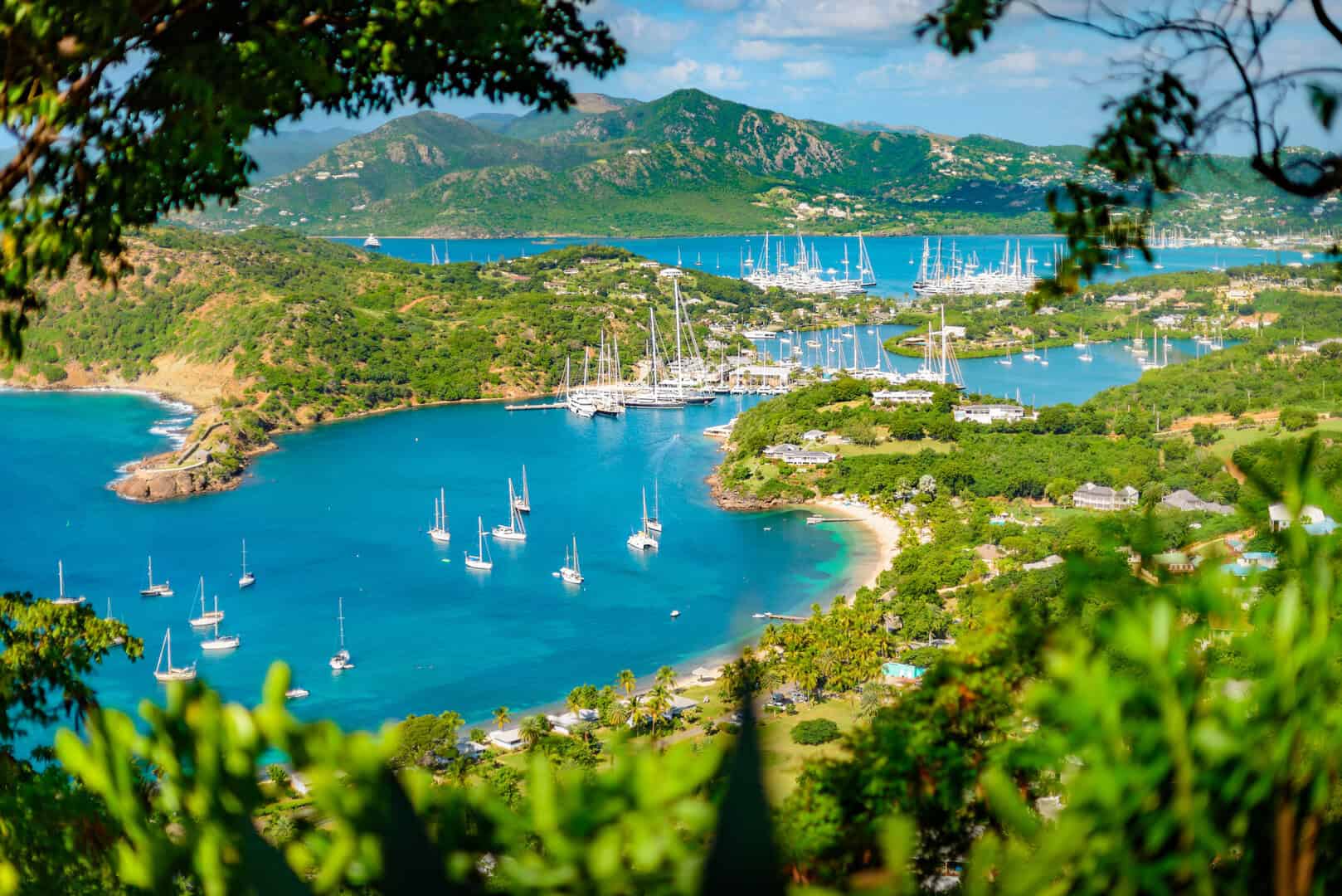 Antigua, Caraibi: una spiaggia per ogni giorno dell’anno