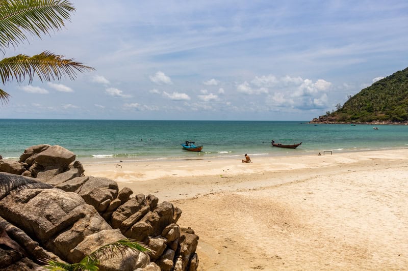 Koh Phangan, Thailandia: un equilibrio perfetto tra vivaci feste in spiaggia e serena tranquillità