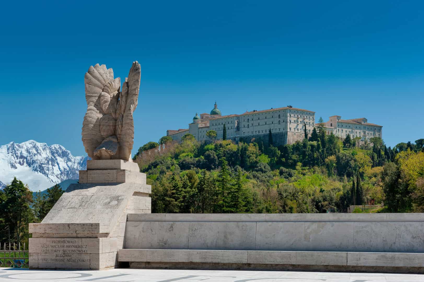 Frosinone e le sue meraviglie in un weekend: alla scoperta di abbazie secolari e maestose montagne