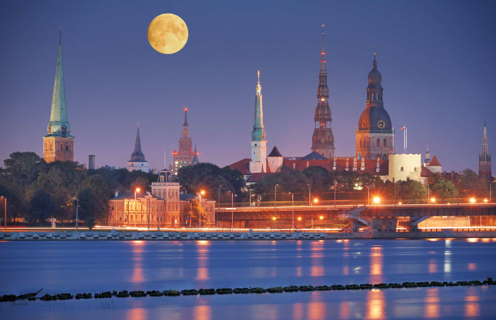riga di notte