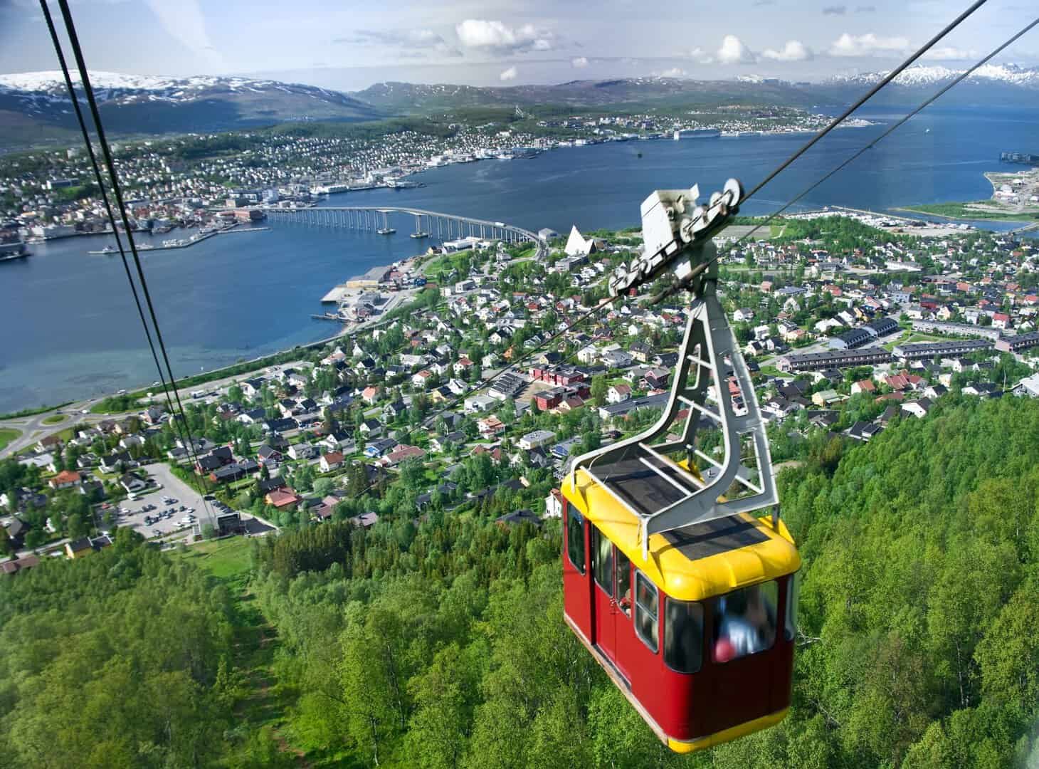 Tromsø, il gioiello artico della Norvegia: natura e avventure polari