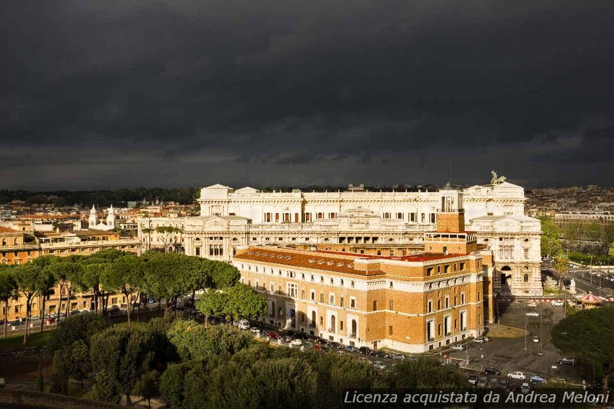 Meteo Roma: Nubi Sparse e Vento, Seguono Rovesci e Nuvolosità