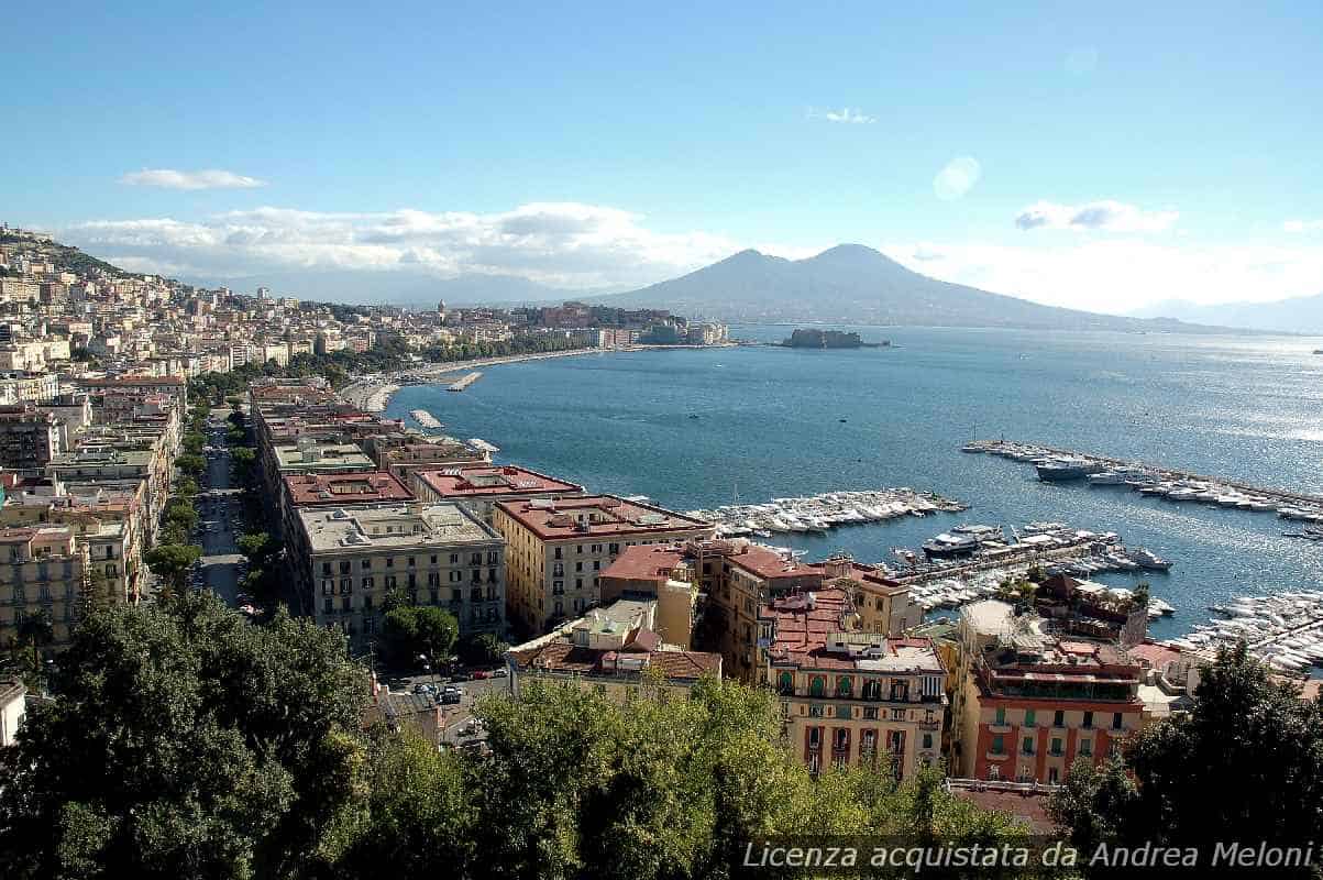 Meteo Napoli: oggi poco nuvoloso, seguito da giorni sereni