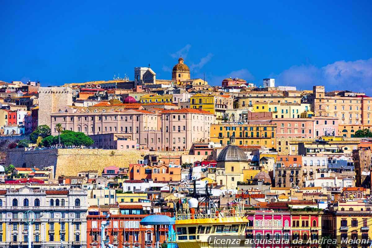 Meteo Cagliari: Nubi Sparse e Vento Oggi, Seguiranno Altre Nubi Sparse