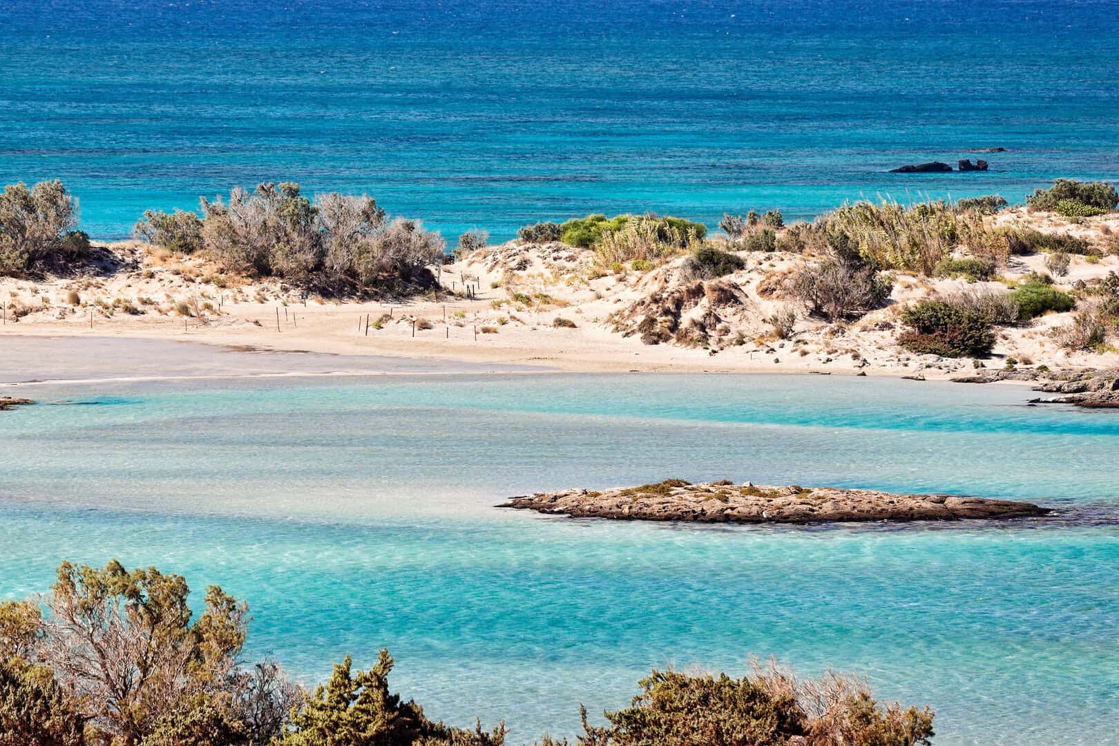 Turismo a Elafonissos: scopri le spiagge di sabbia bianca e rosa