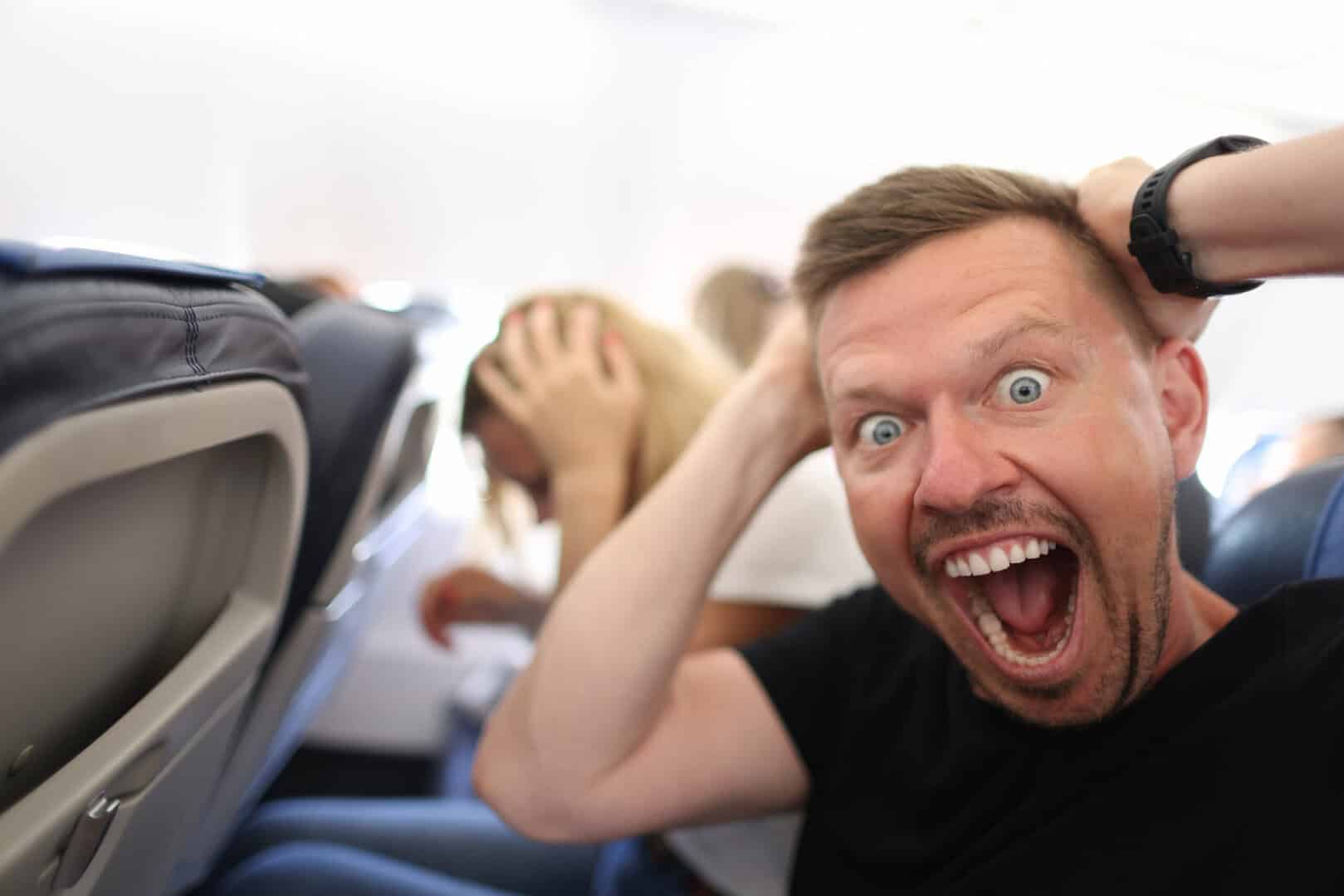 Le turbolenze in volo sono in aumento? La non rassicurante parola degli esperti
