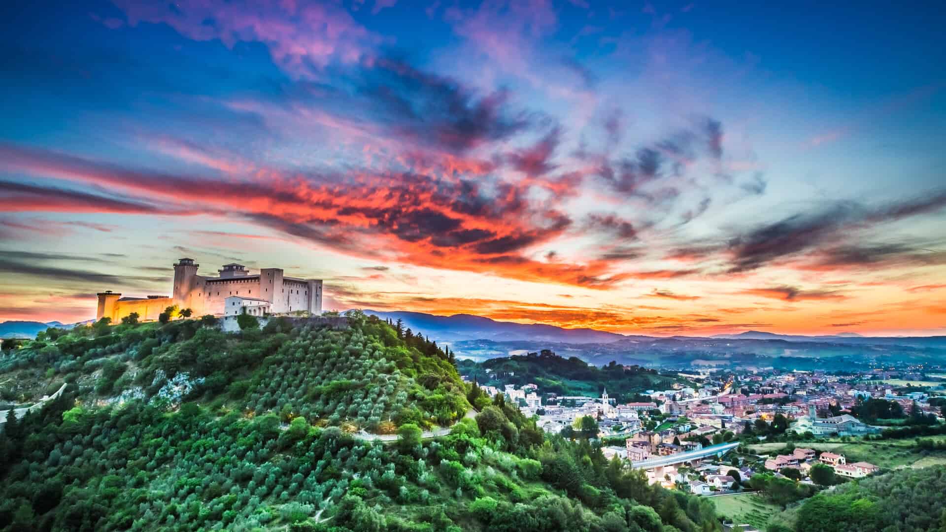 Spoleto, la città del Festival dei due Mondi: un tuffo nel Medioevo e nell’arte