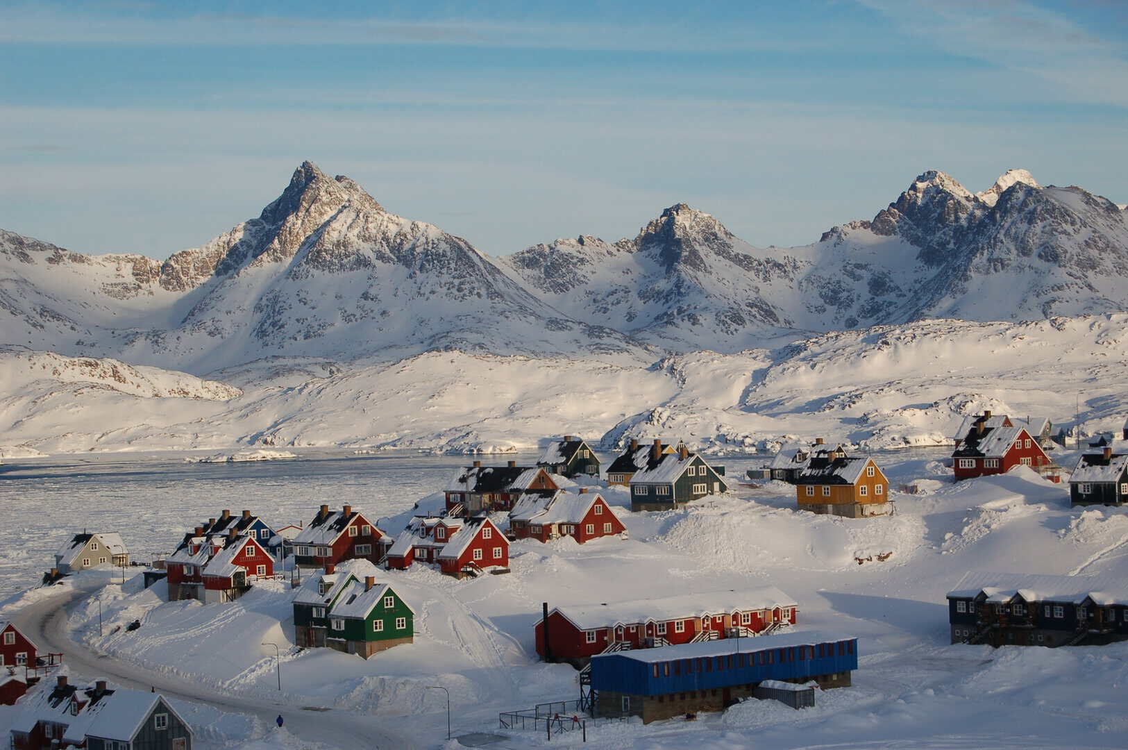 Viaggio a Tasiilaq Fjord: la magia artica tra i ghiacci della Groenlandia