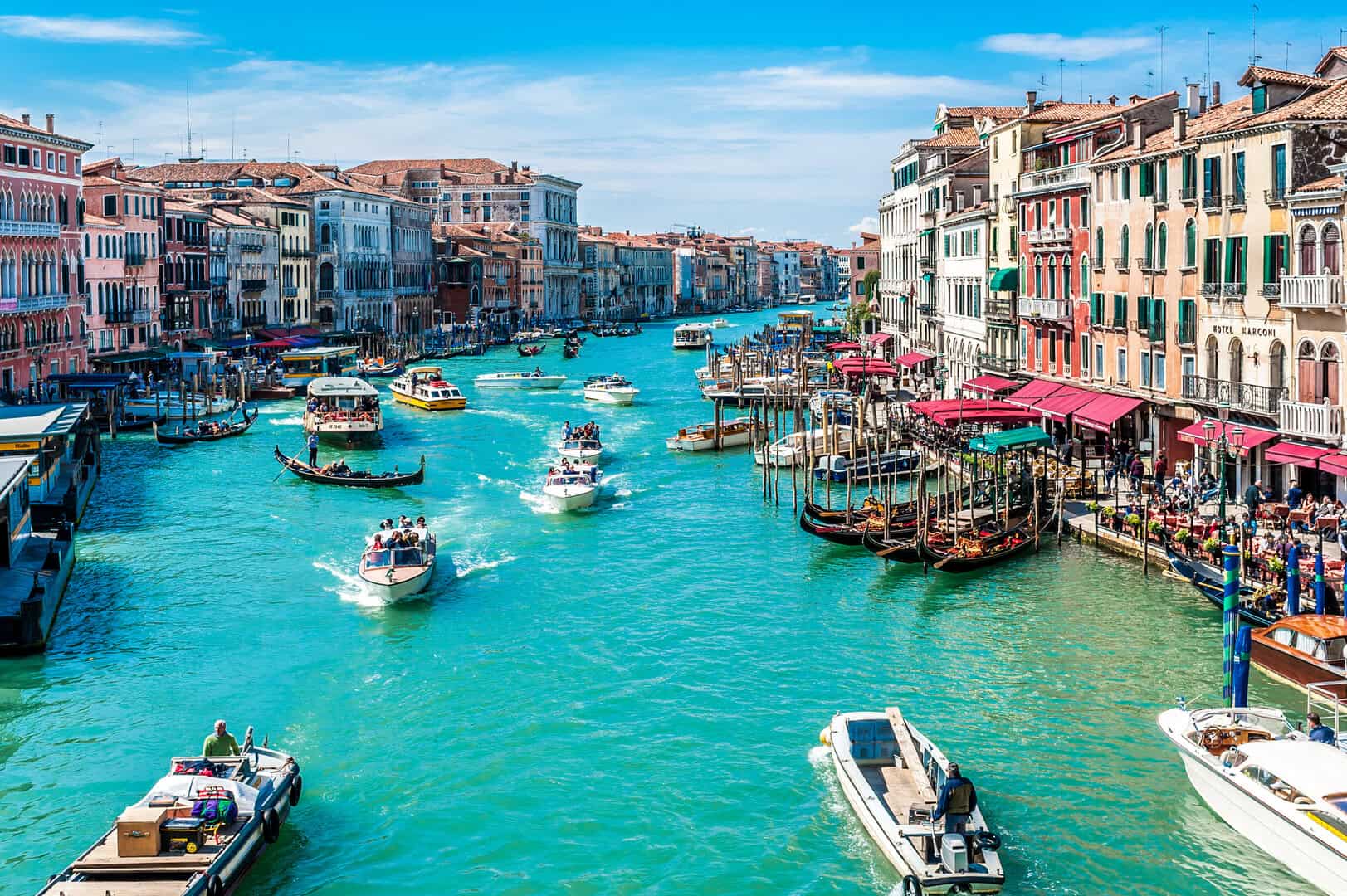 Fuga dall’Italia? I prezzi elevati degli hotel stanno facendo riflettere i viaggiatori