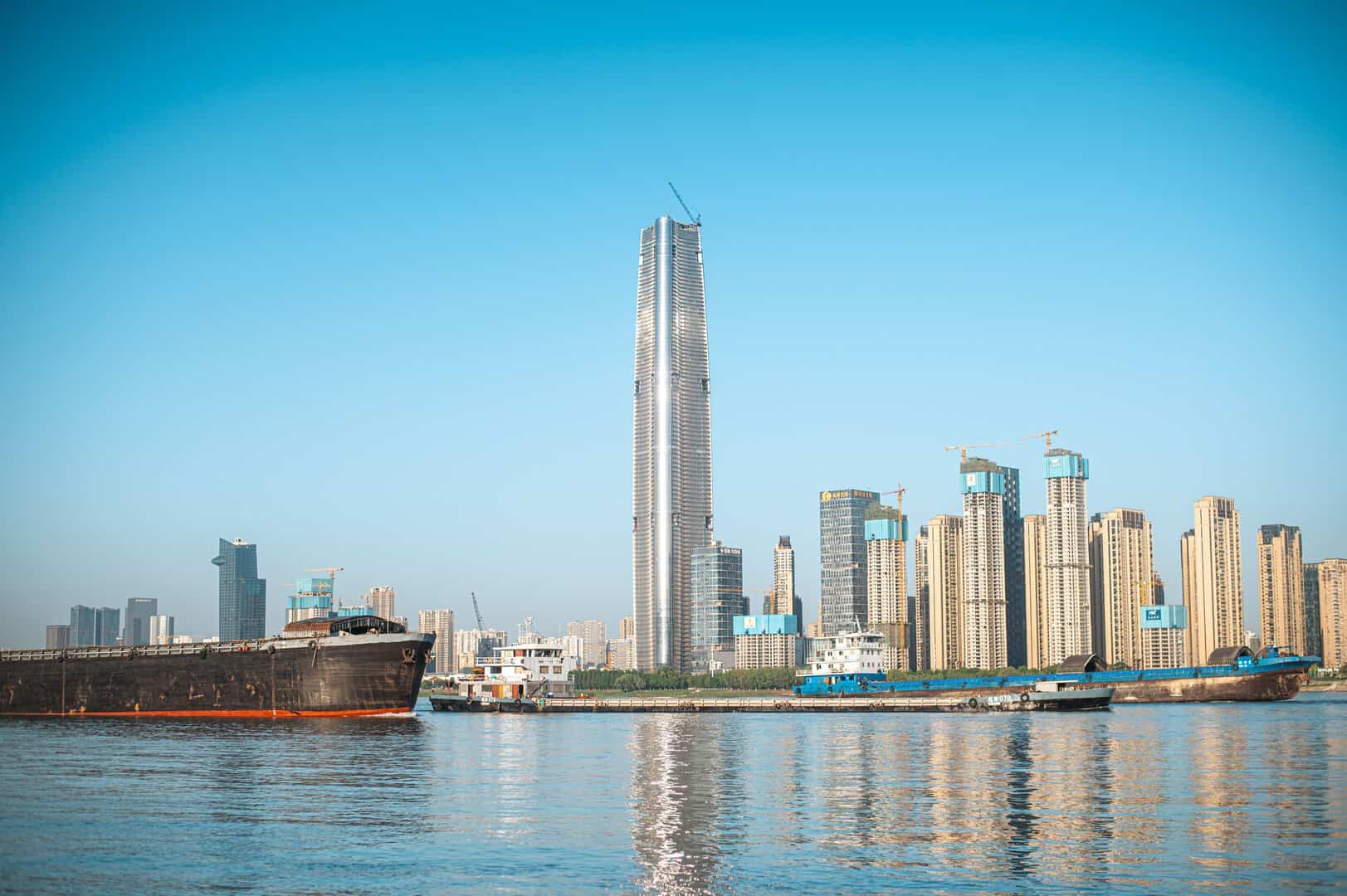 Esplorando il Grattacielo Wuhan Greenland Center, Simbolo dell’Innovazione Architettonica