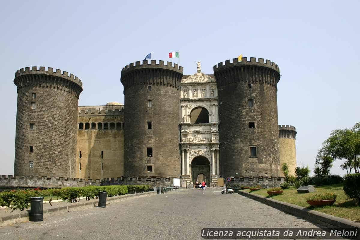 Meteo Napoli: domani nuvoloso con rovesci seguiti da nubi sparse e temporali