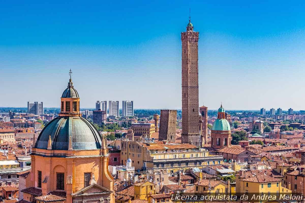 Meteo Bologna: oggi nuvoloso con rovesci, domani schiarite in arrivo